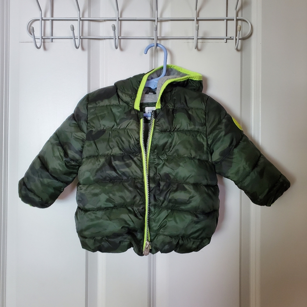 Baby Gap camo jacket.‎ Barely worn. 12-18 months. With ears!!